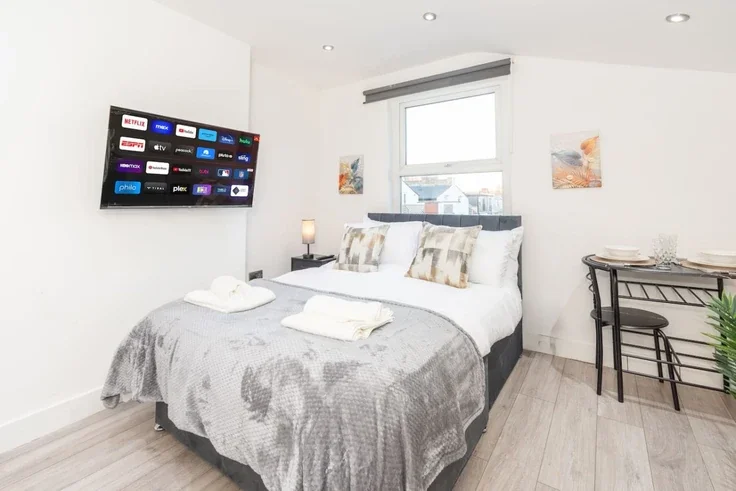 Flat Valnay Street in Greater London
