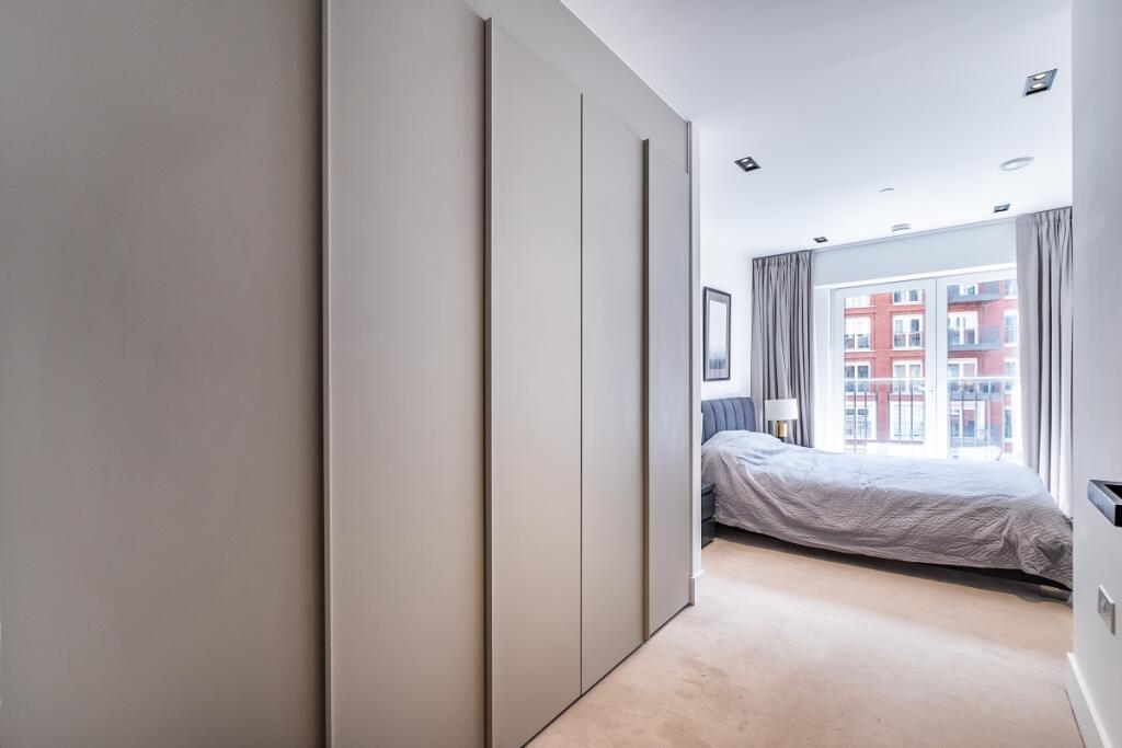 Flat Exchange Gardens in Greater London
