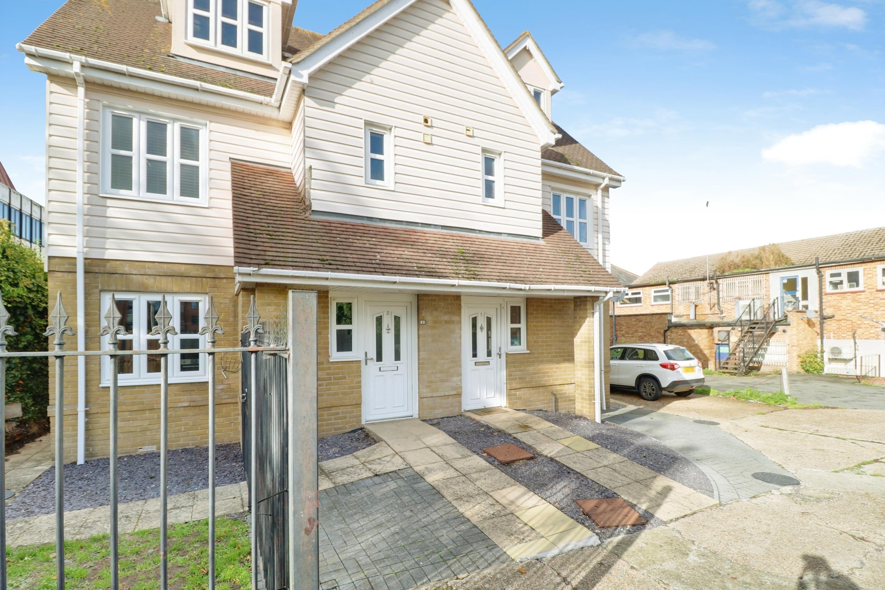 Flat Eastwood Road in Rayleigh