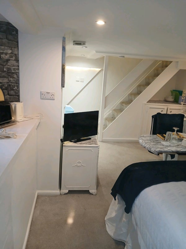 Room St Phillips Avenue in Maidstone