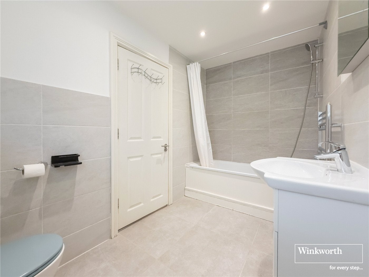 Flat Kingsbury Road in Greater London