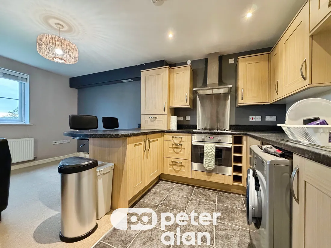 Flat Mostyn Square in Cardiff