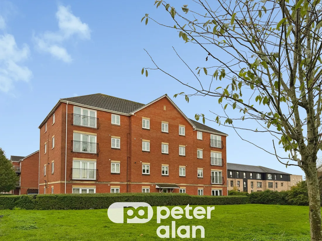 Flat Mostyn Square in Cardiff
