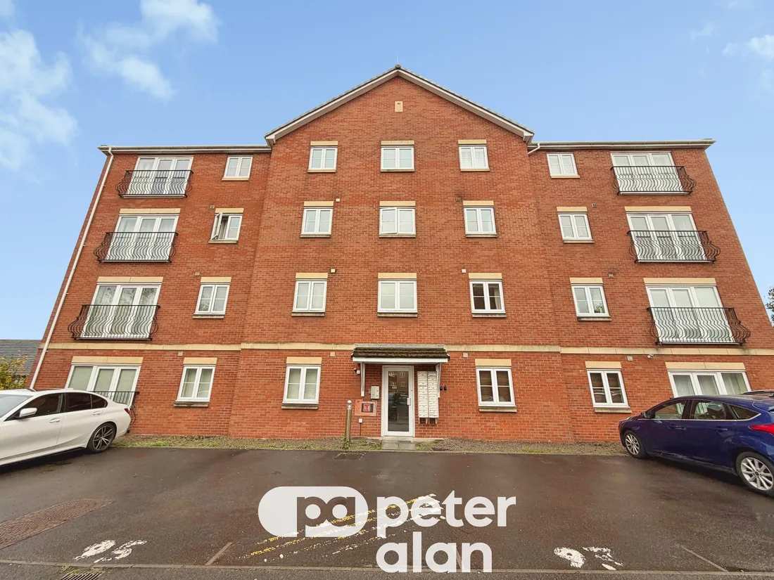 Flat Mostyn Square in Cardiff