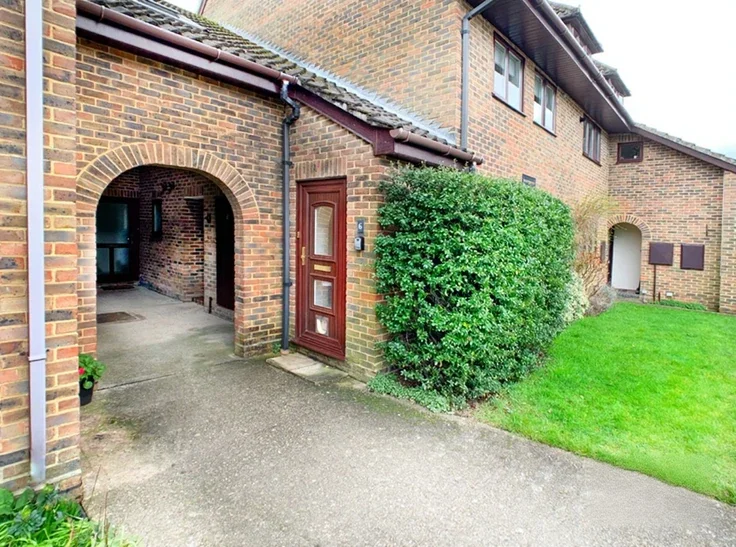 Flat Wiltshire Drive in Wokingham