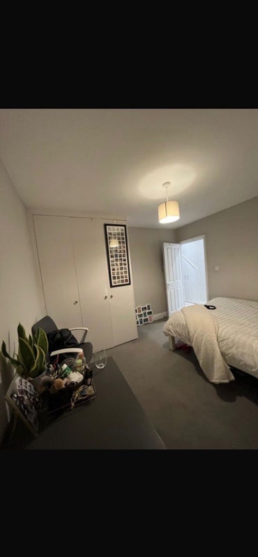 Room Handforth Road in Greater London