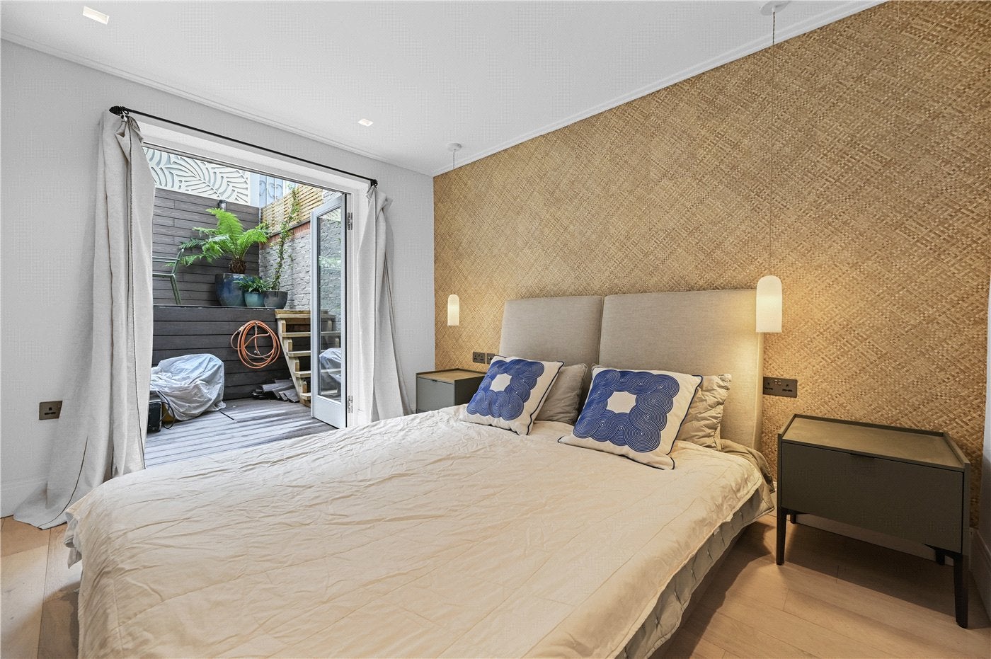 Flat Westbourne Park Road in City of Westminster