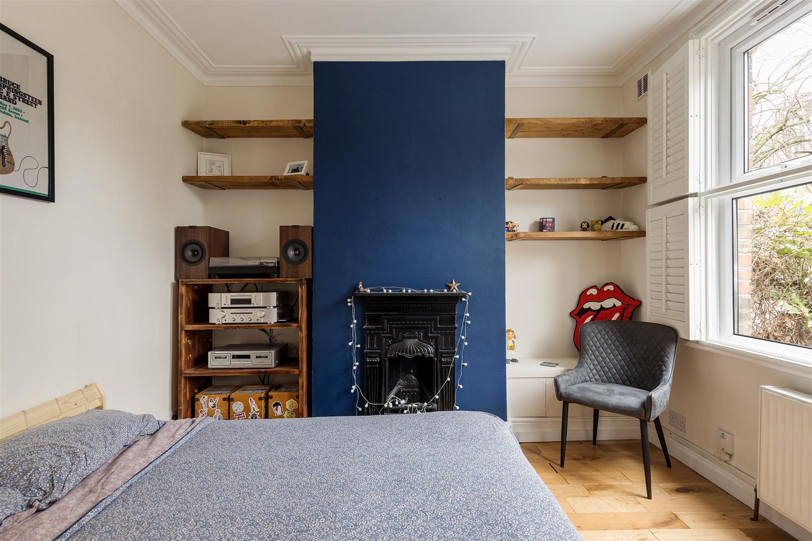 Flat Winns Terrace in Greater London