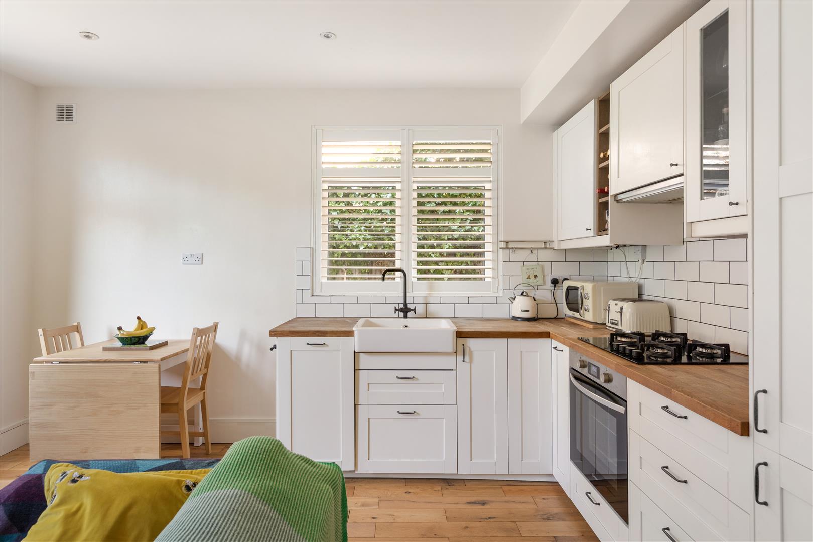 Flat Winns Terrace in Greater London