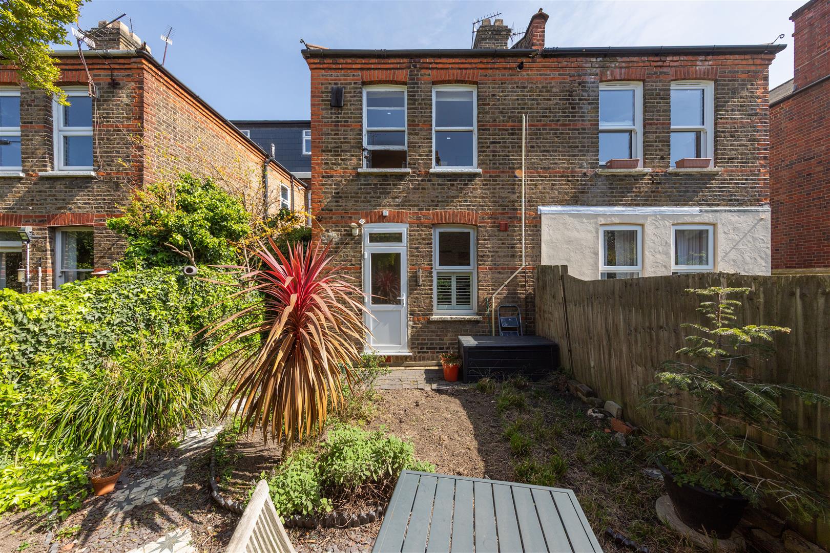 Flat Winns Terrace in Greater London