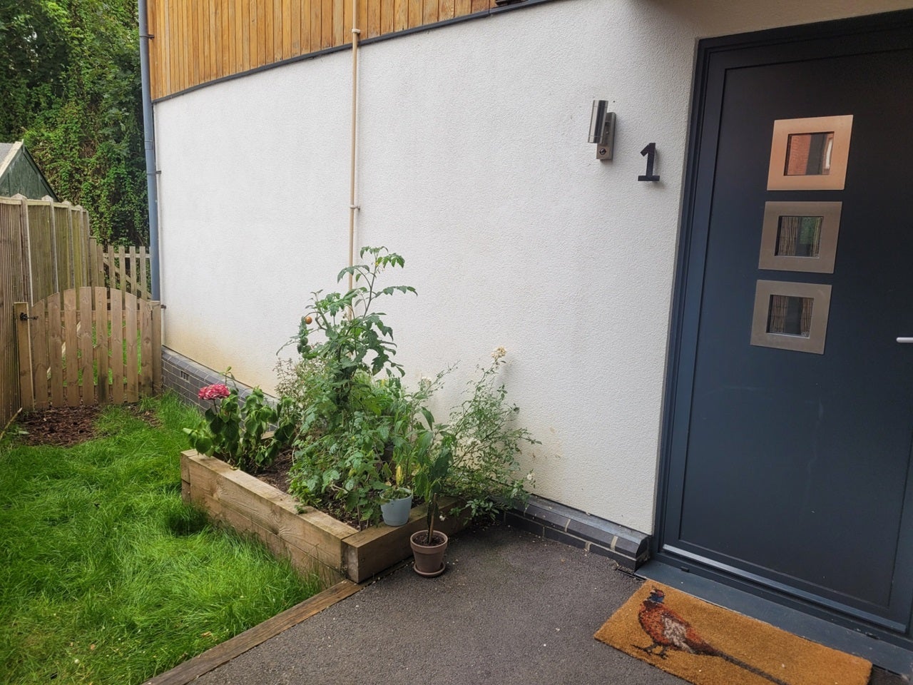 Flat Eleanor Way in Waltham Cross
