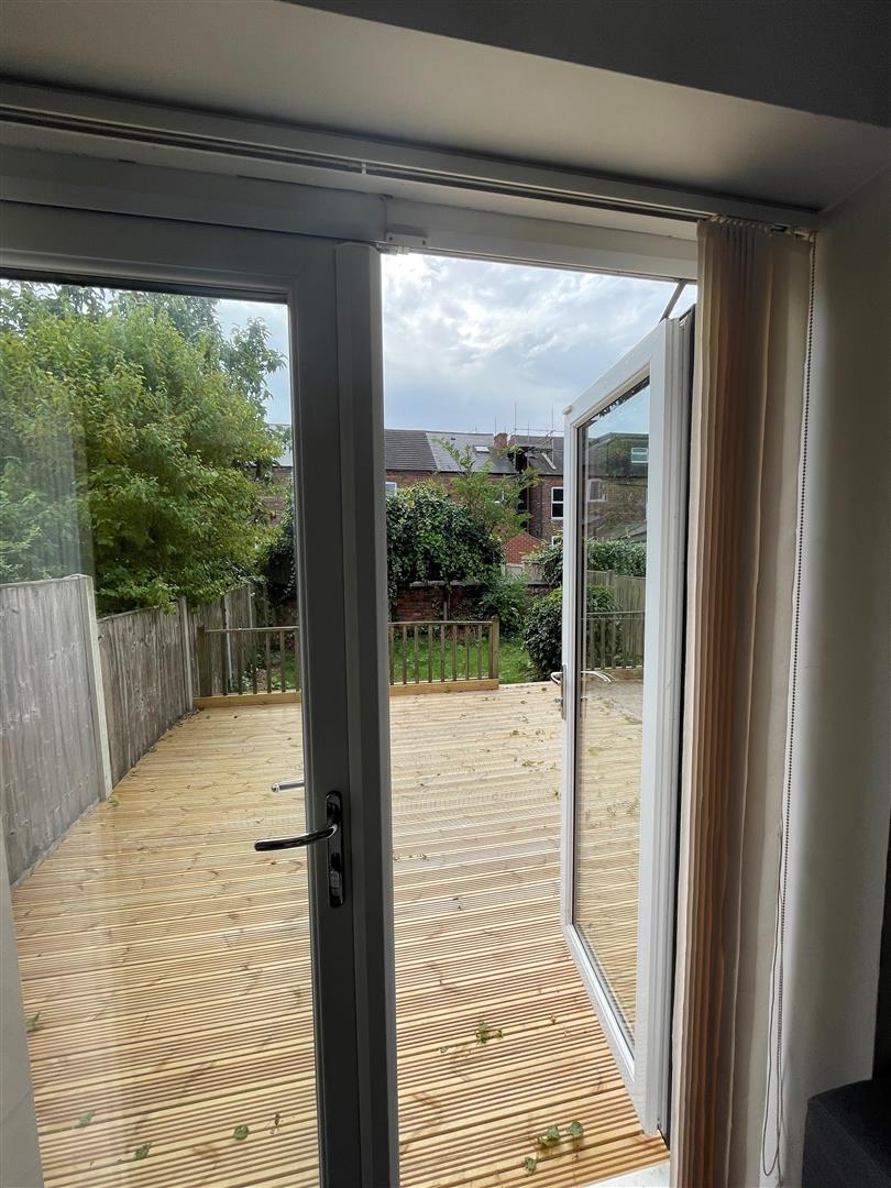 Room Ednaston Road in Nottingham