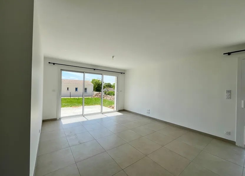 House Route de Coursay in Villiers-en-Plaine