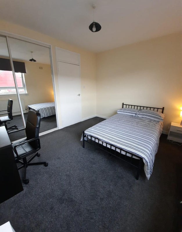 Room Observatory Lane in Glasgow