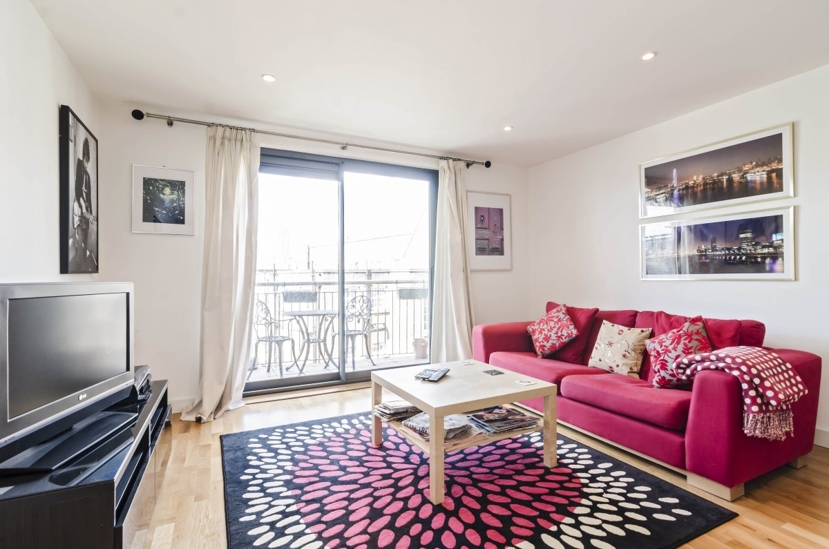 Flat Toulmin Street in Greater London