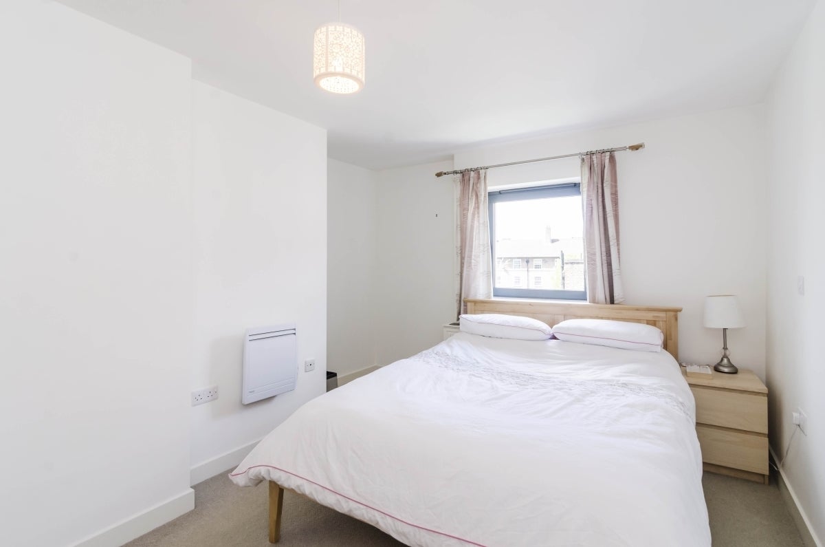 Flat Toulmin Street in Greater London
