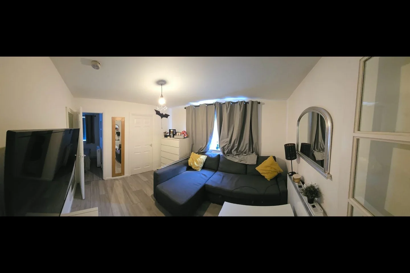 Flat Pioneer Way in Watford