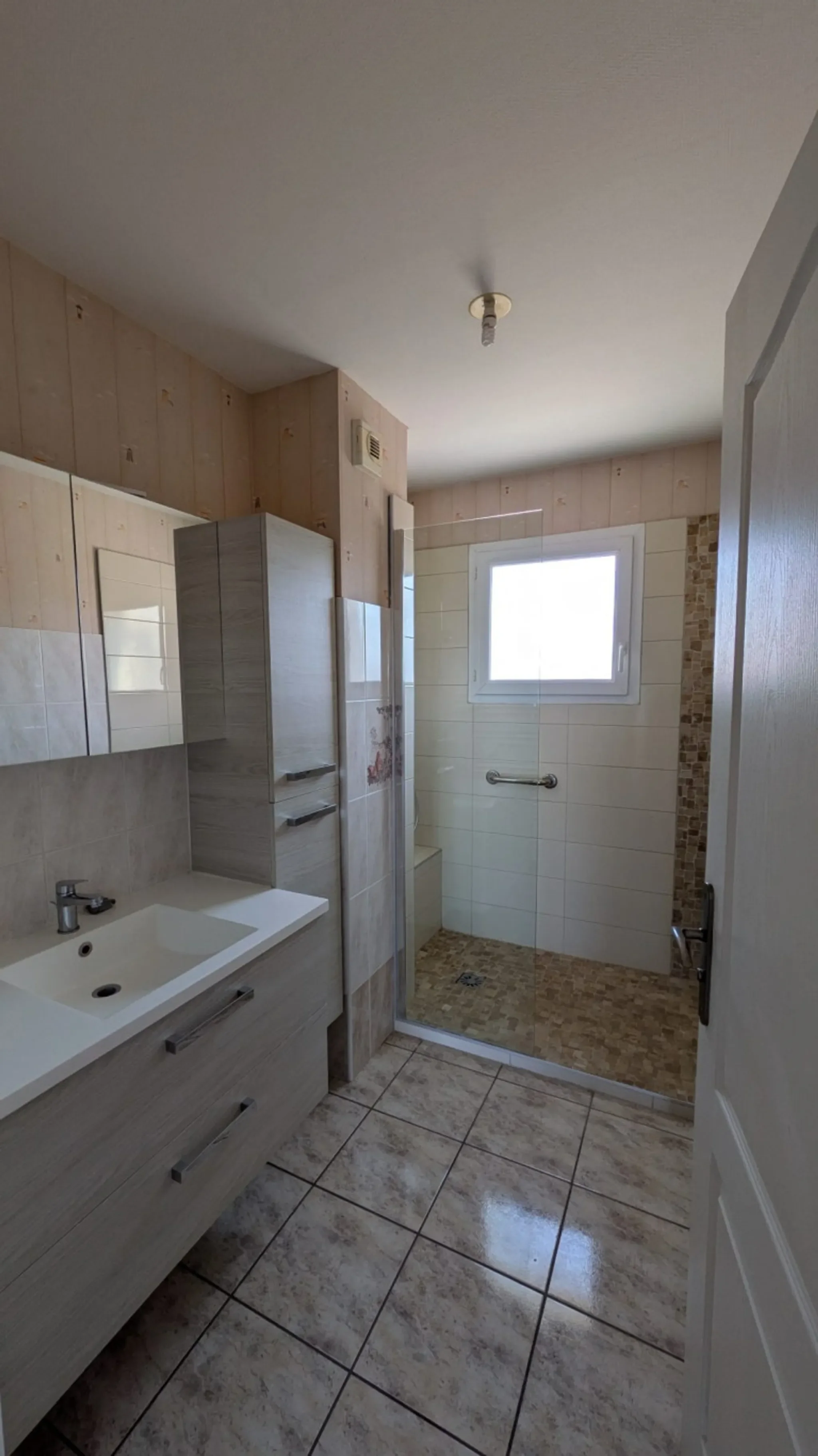 Flat Rue du Rival in Montrond-les-Bains