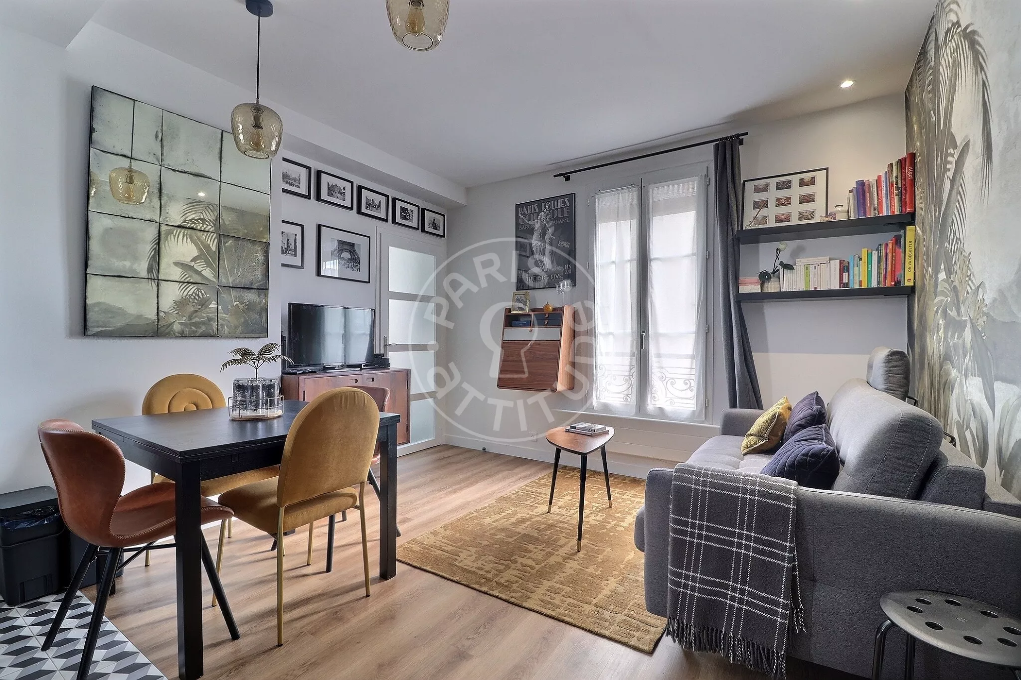 Flat Avenue Junot in Paris