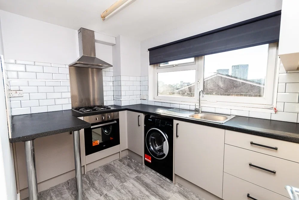 Flat Invermore Place in Greater London