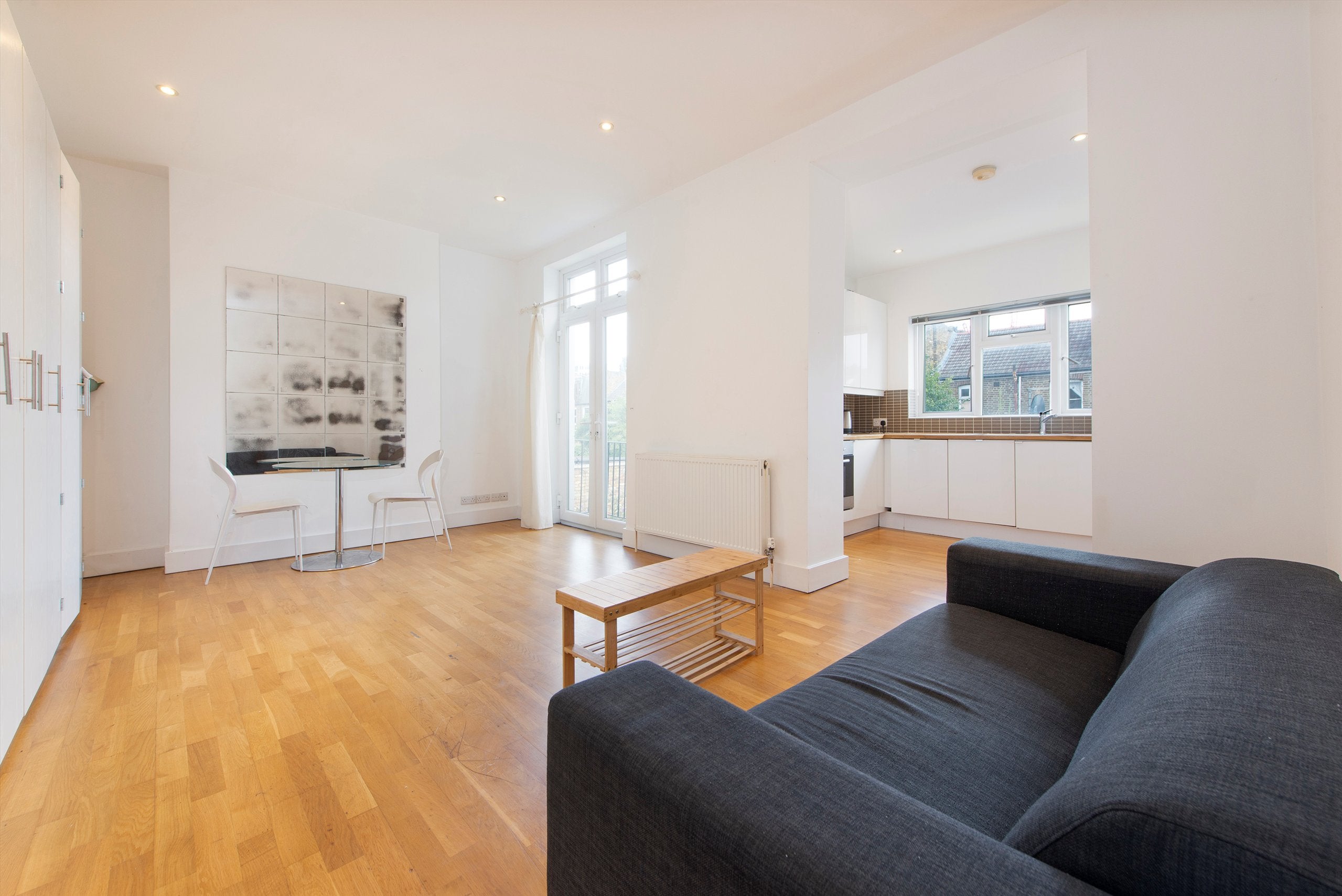 Flat Loftus Road in Greater London