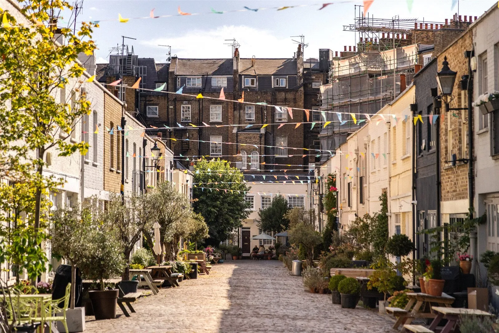 House Bathurst Mews in City of Westminster