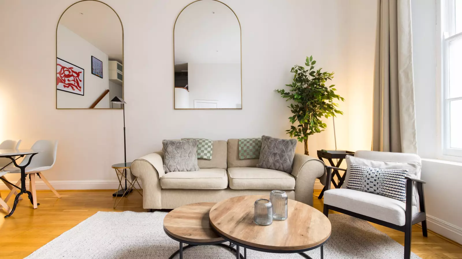 Flat Gloucester Terrace in City of Westminster
