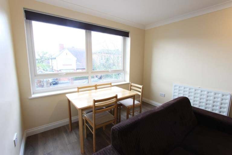 Flat Friern Park in Greater London