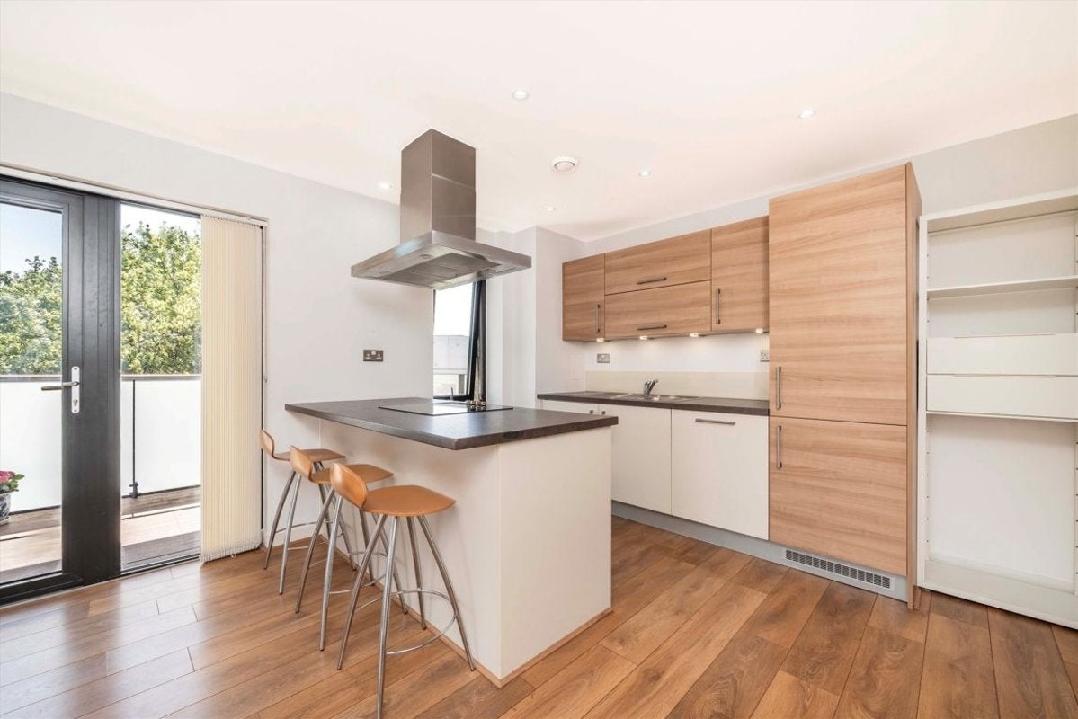 Flat Stainsby Road in Greater London