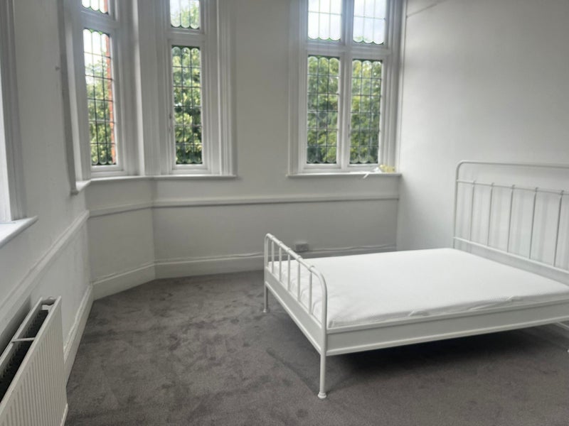 Room Lordship Lane in Greater London