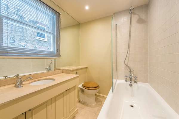 Flat Redesdale Street in Greater London