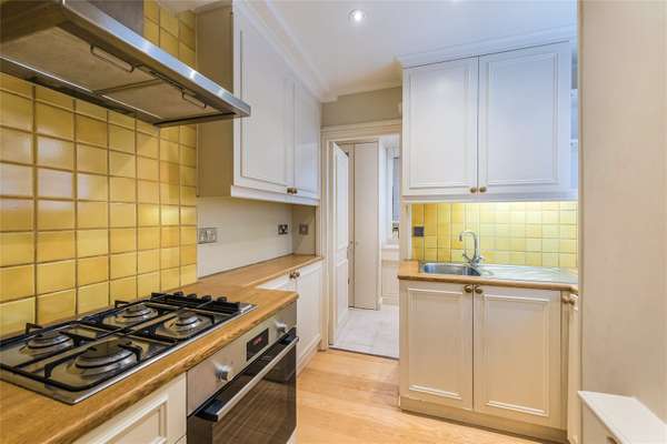 Flat Redesdale Street in Greater London
