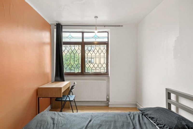 Flat Seyssel Street in Greater London