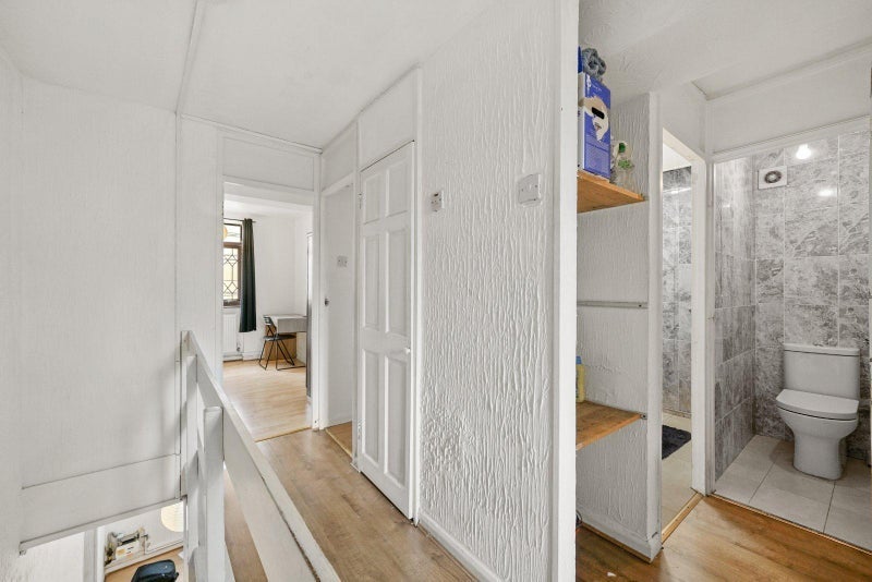 Flat Seyssel Street in Greater London