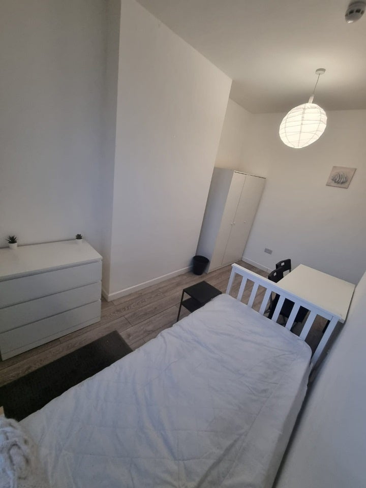 Room Wesley Street in Wakefield