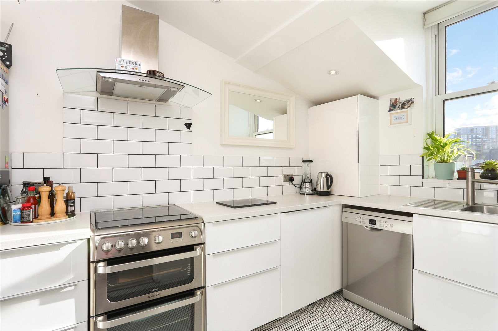 Flat Broughton Drive in Greater London