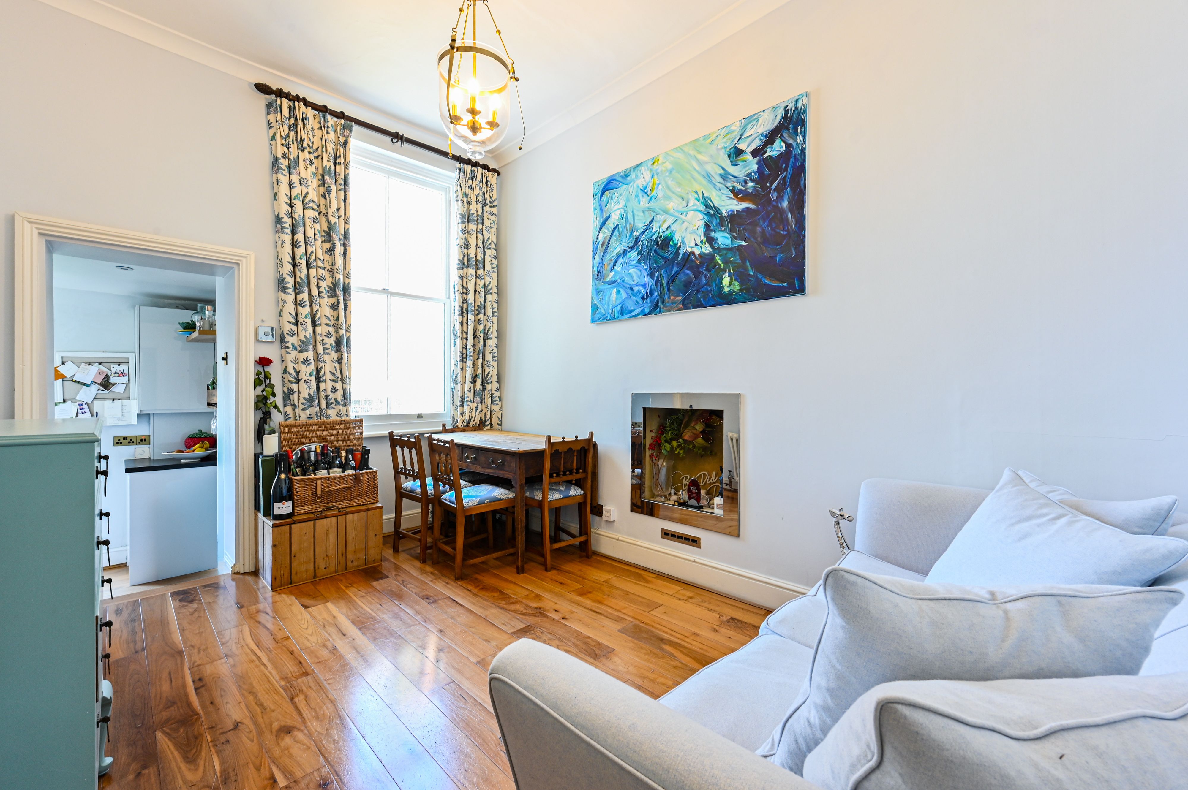 Flat Sedlescombe Road in Greater London