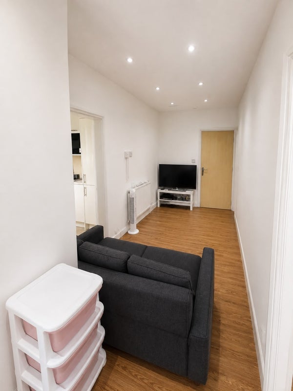 Flat Corkland Road in Manchester