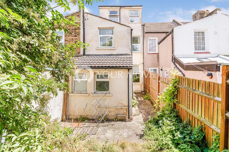 Flat Spring Vale in Dartford