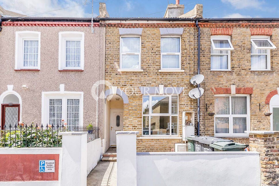 Flat Spring Vale in Dartford