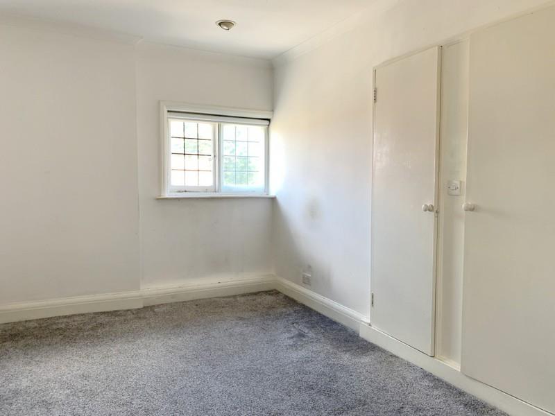 Room West Lodge Avenue in Greater London