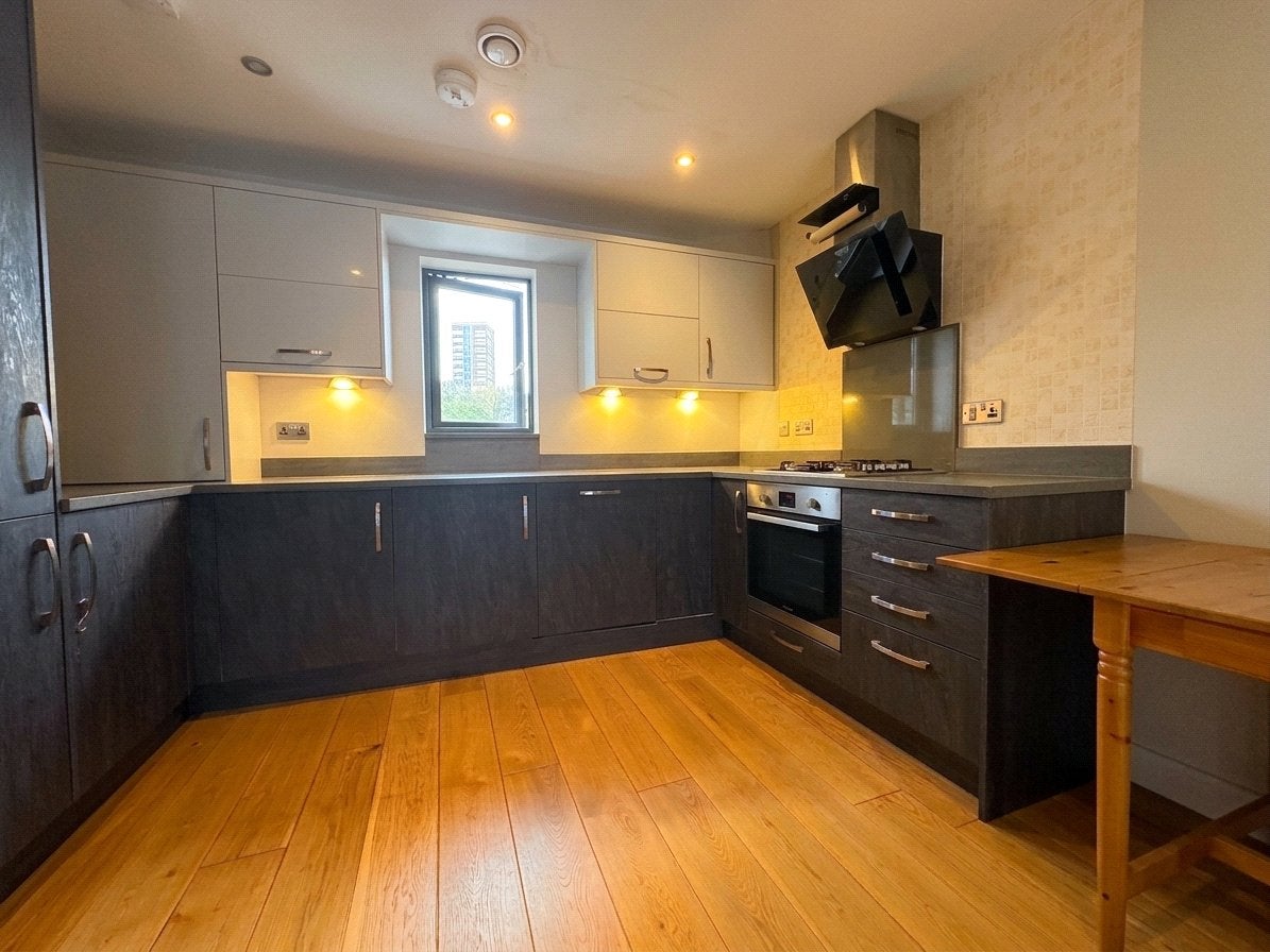 Flat Weldale Street in Reading