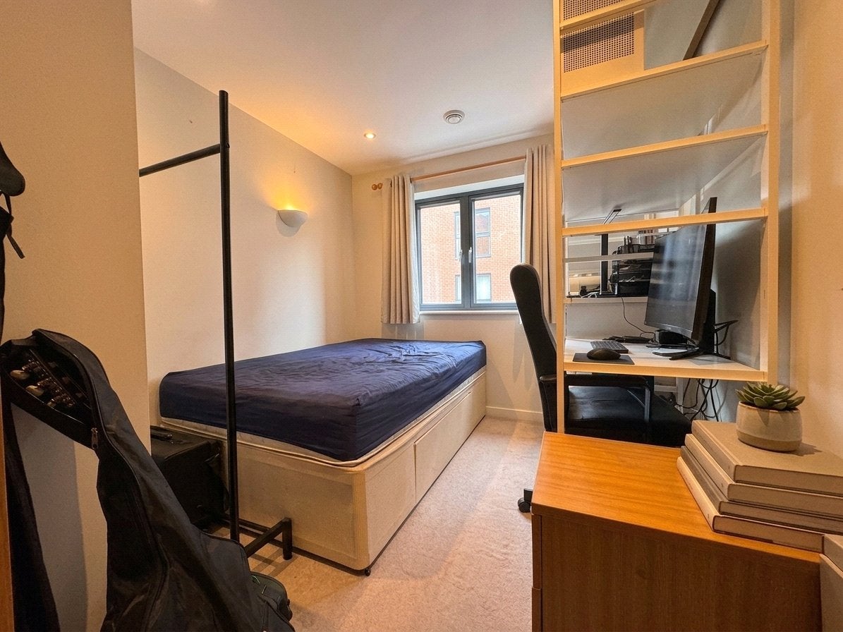 Flat Weldale Street in Reading