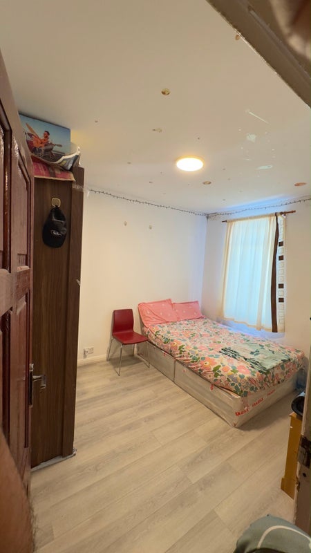 Room St Stephen's Road in Greater London