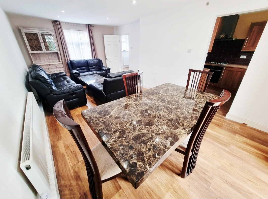 House Foxfield in Stevenage