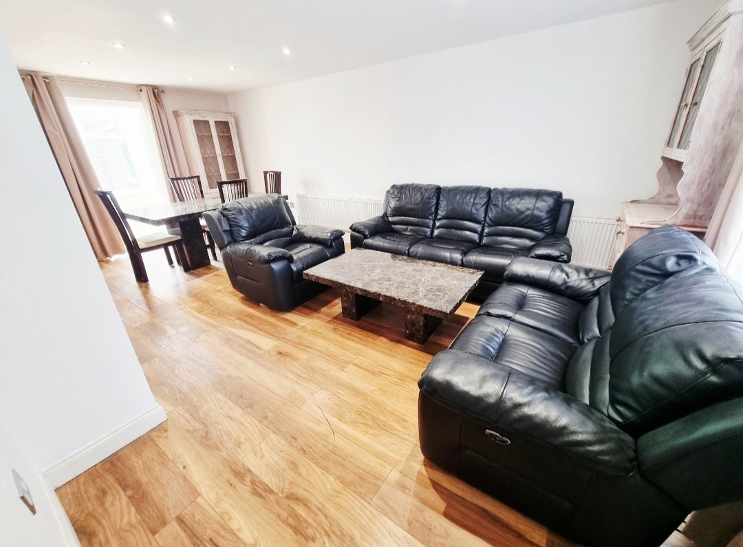 House Foxfield in Stevenage