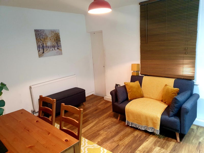 Room Leytonstone Road in Greater London