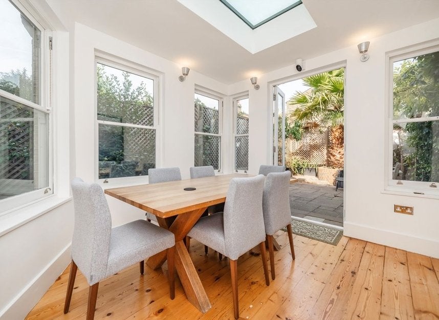House Shenley Road in Greater London