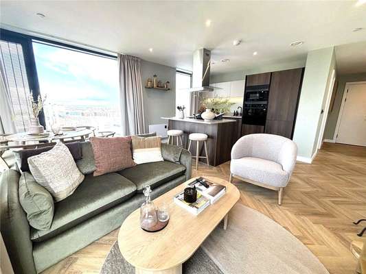 Flat James Watt Queensway in Birmingham