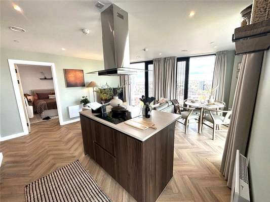Flat James Watt Queensway in Birmingham